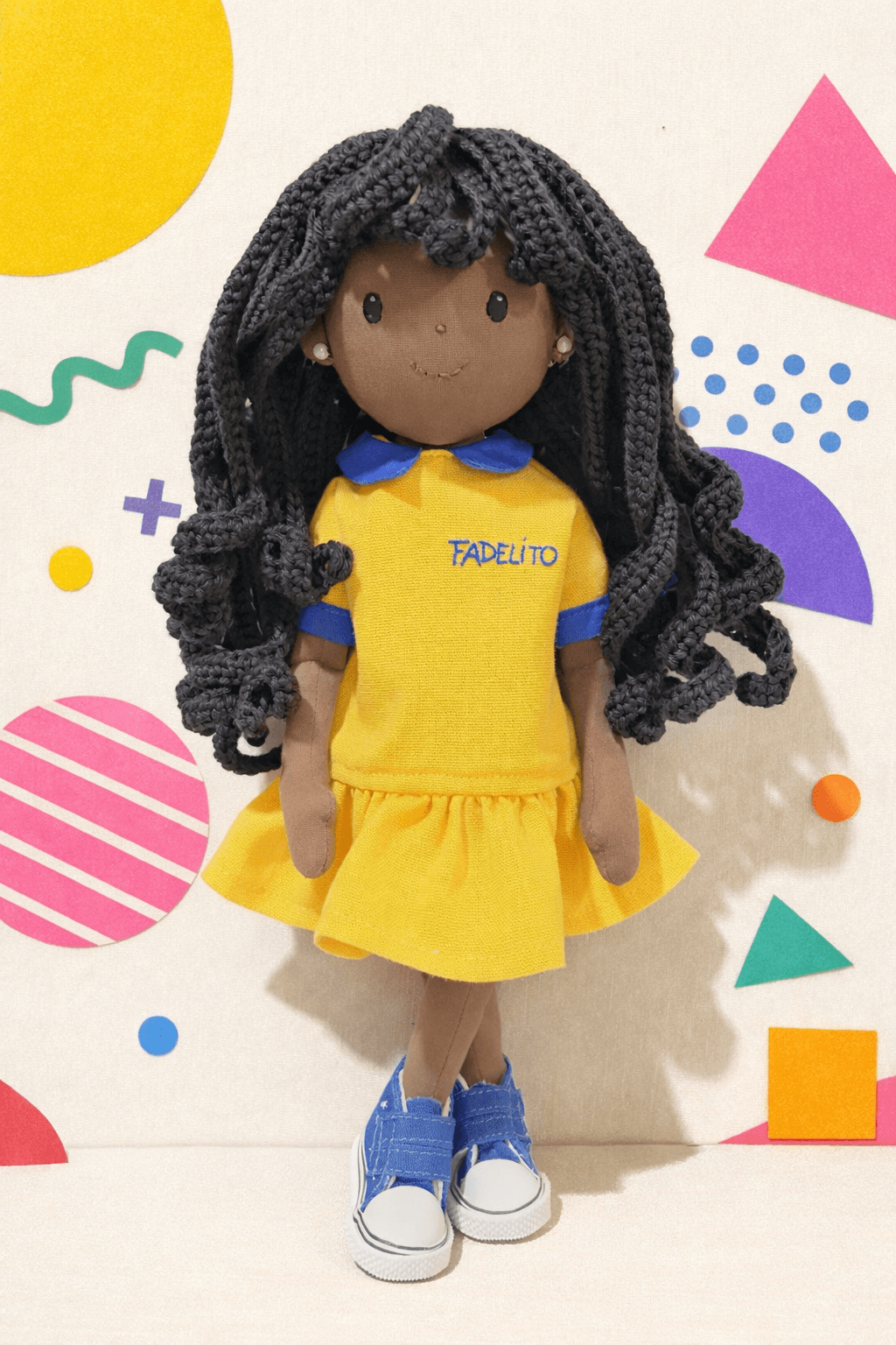 Boneca de pano artesanal feita pela Dona Boneca