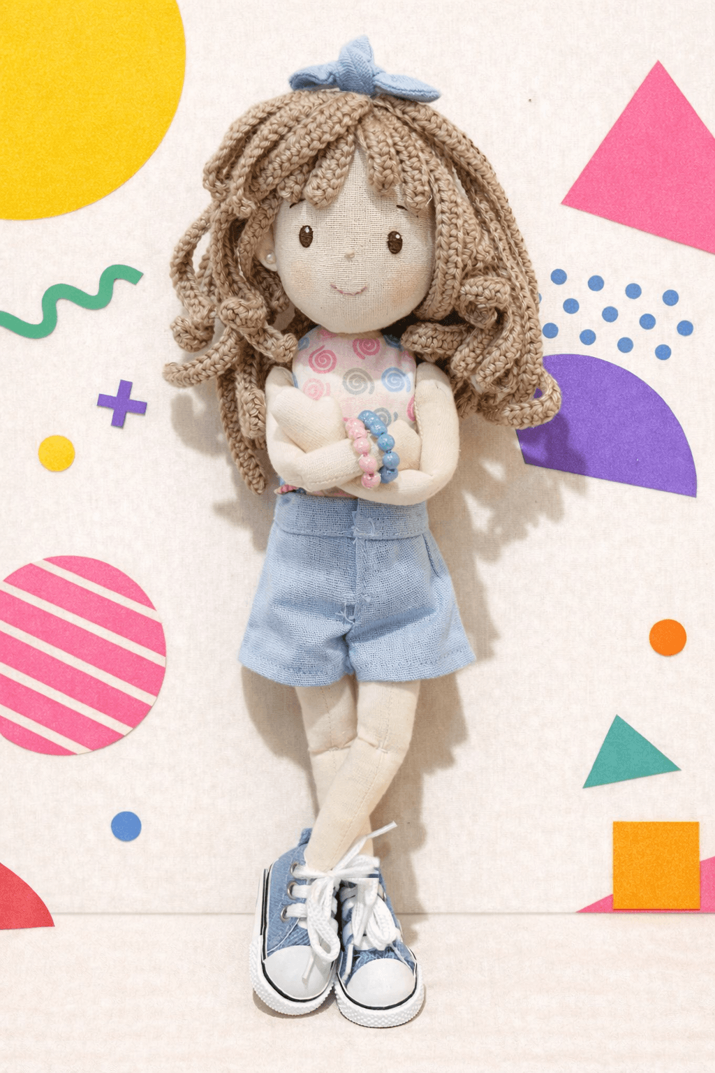 Boneca artesanal feita à mão por Silvana